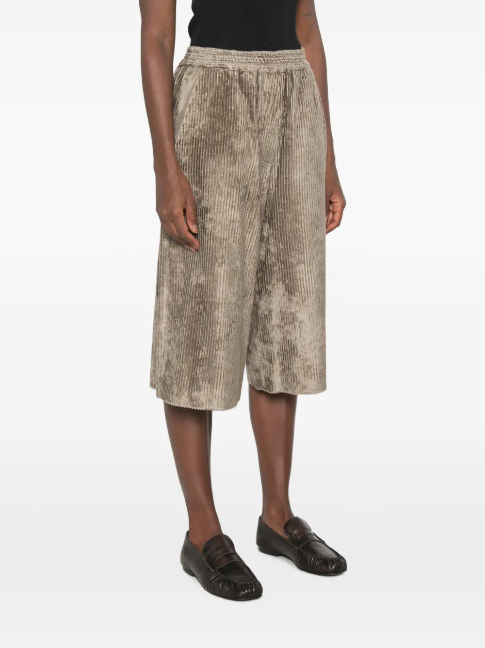 Alysi Knielange shorts met ribfluwelen effect Groen