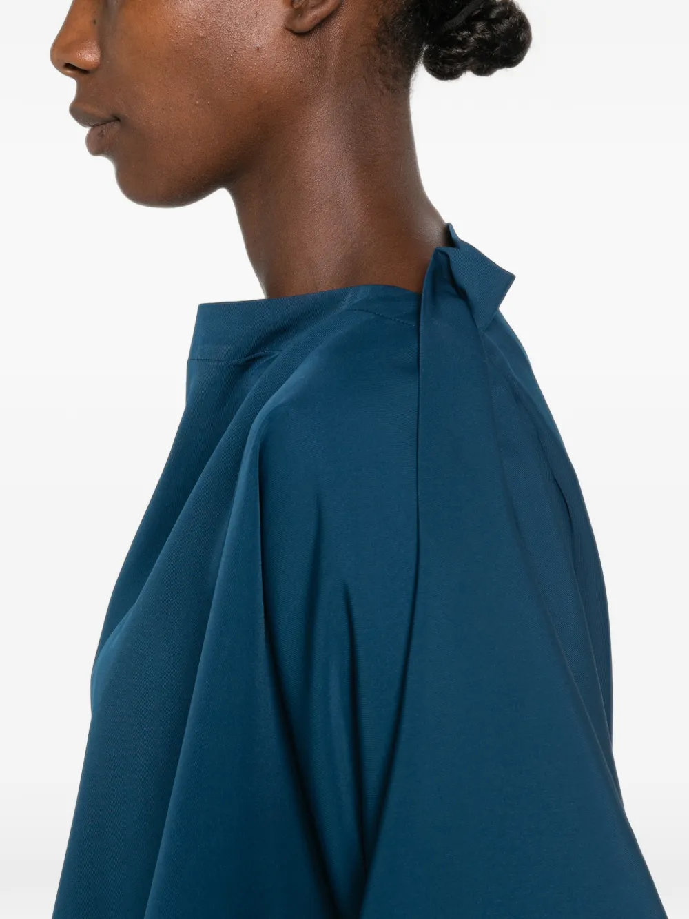 132 5. Issey Miyake Gedrapeerde top met boothals Blauw