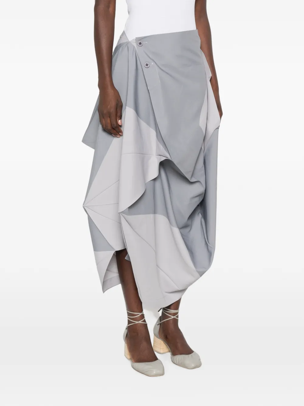 132 5. Issey Miyake Maxi-rok met vlakken en geometrische plooien Grijs