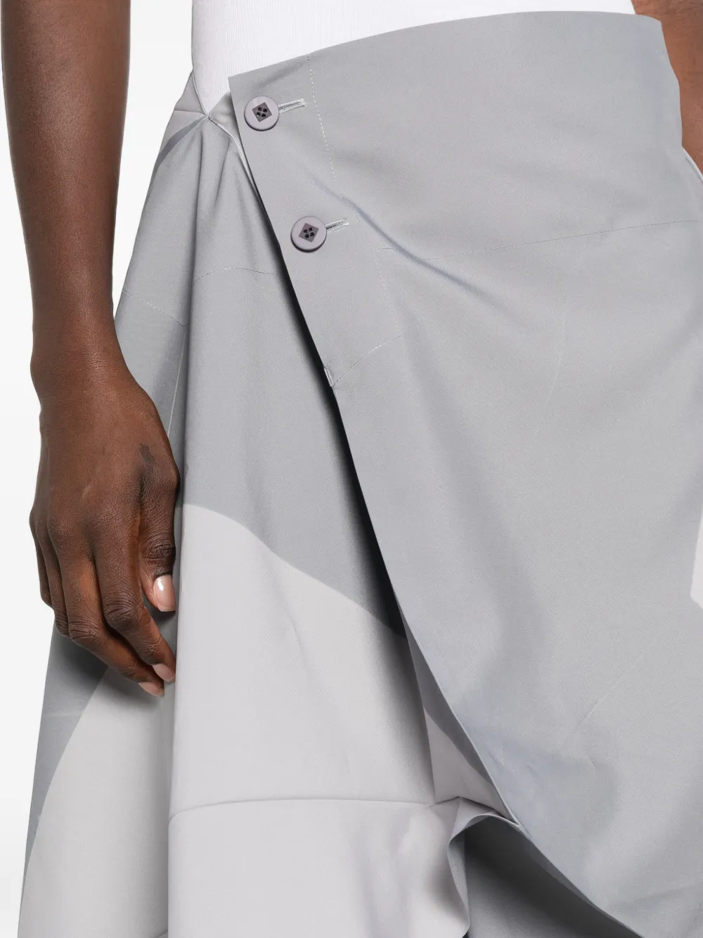 132 5. Issey Miyake Maxi-rok met vlakken en geometrische plooien Grijs