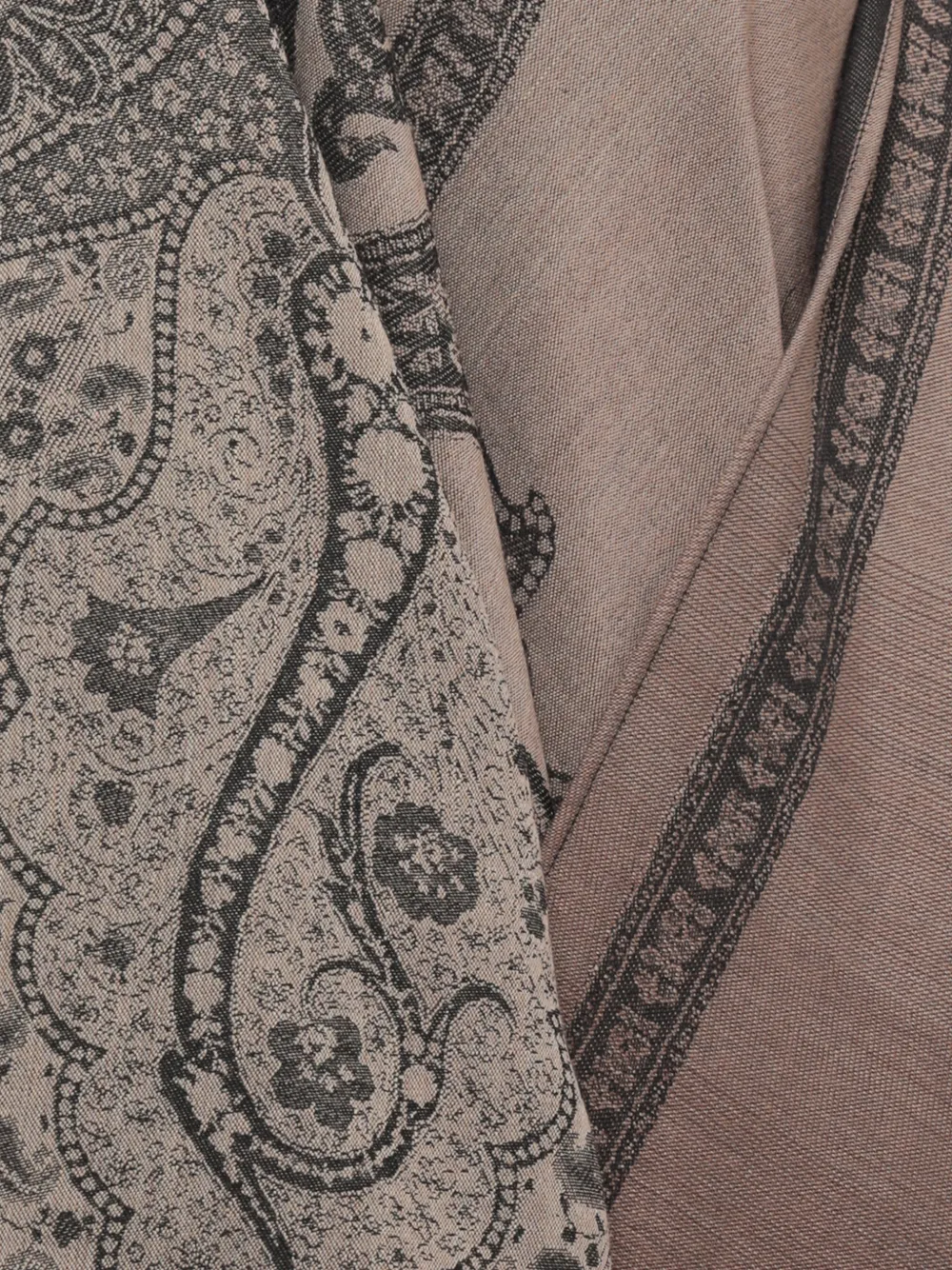 ETRO Cape met paisley-print en franje Beige