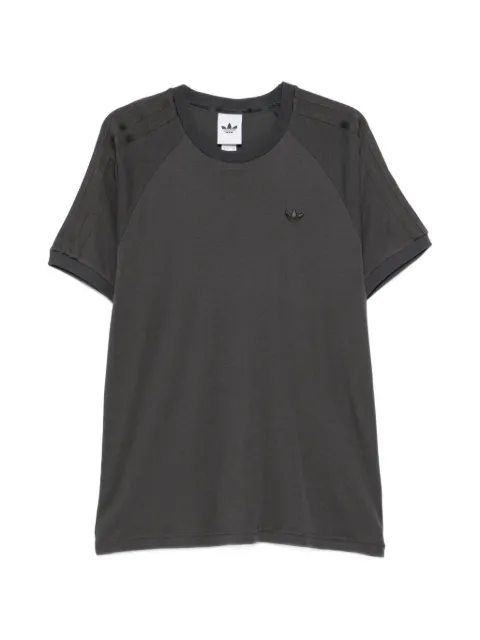adidas camiseta con parche del logo