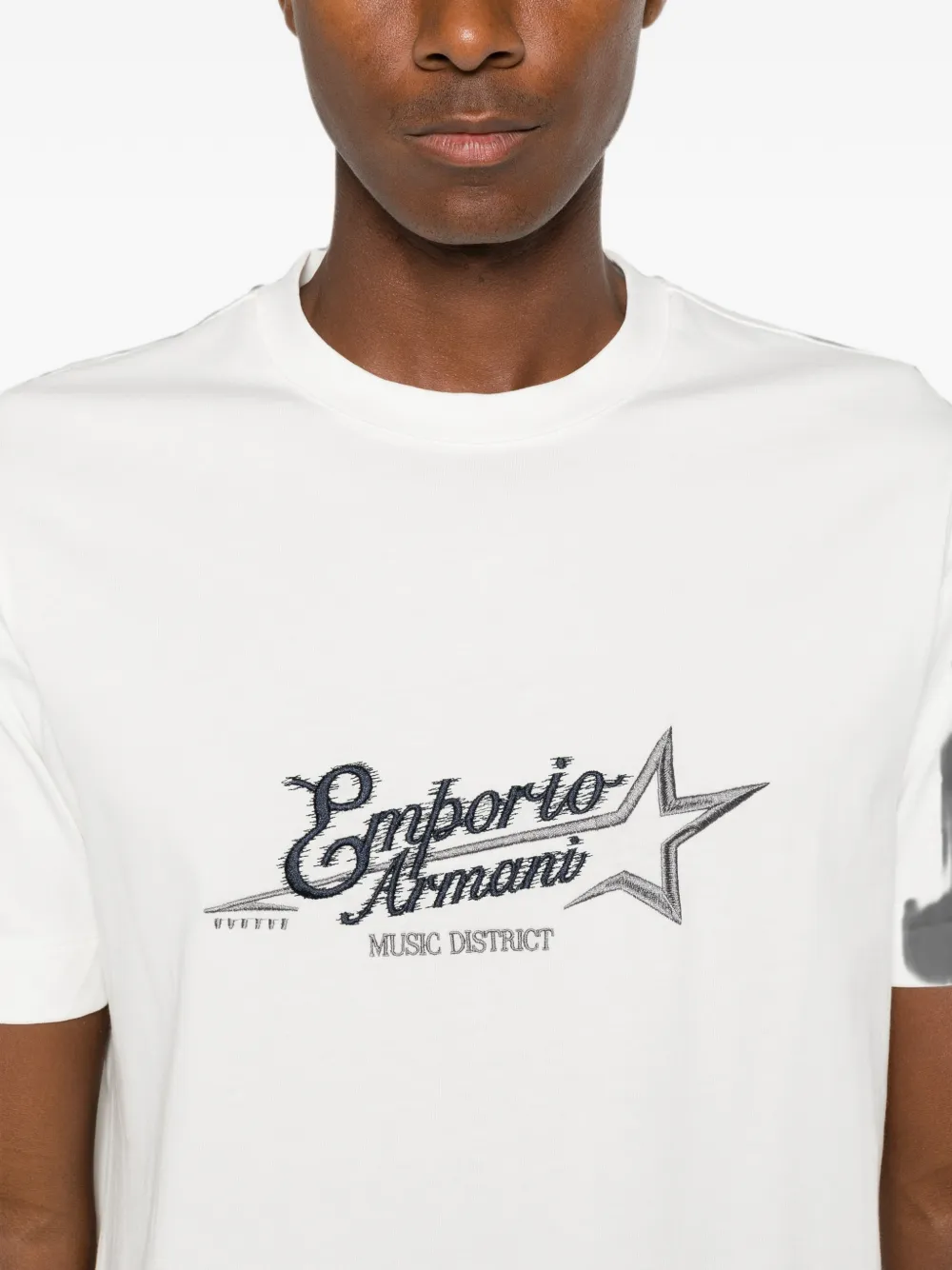 Emporio Armani T-shirt met geborduurd logo Wit