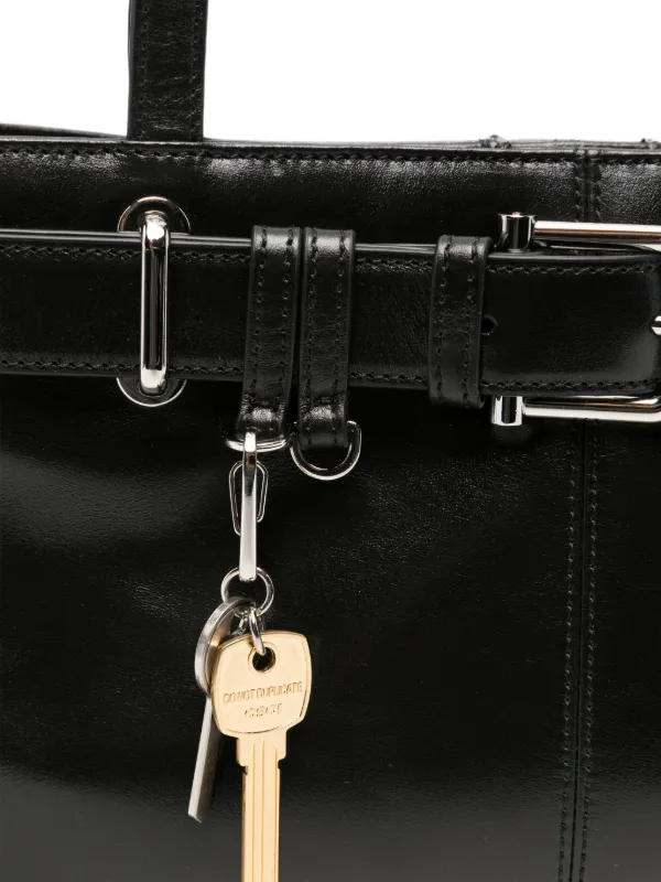 Osoi Brocle buckle-detail key-charm Shoulder Bag | ブラック 