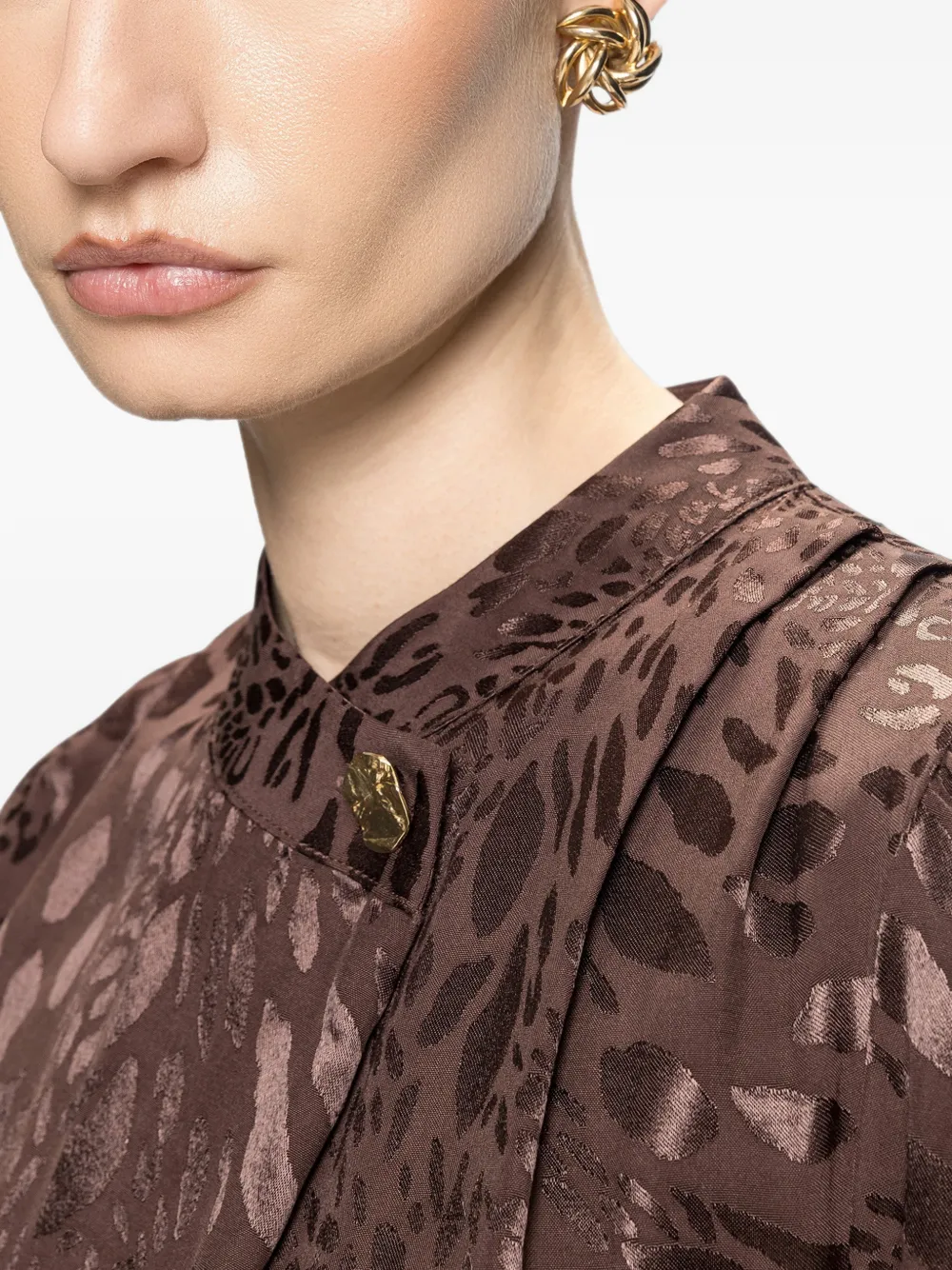 NISSA Top met luipaardprint en hoge hals Bruin