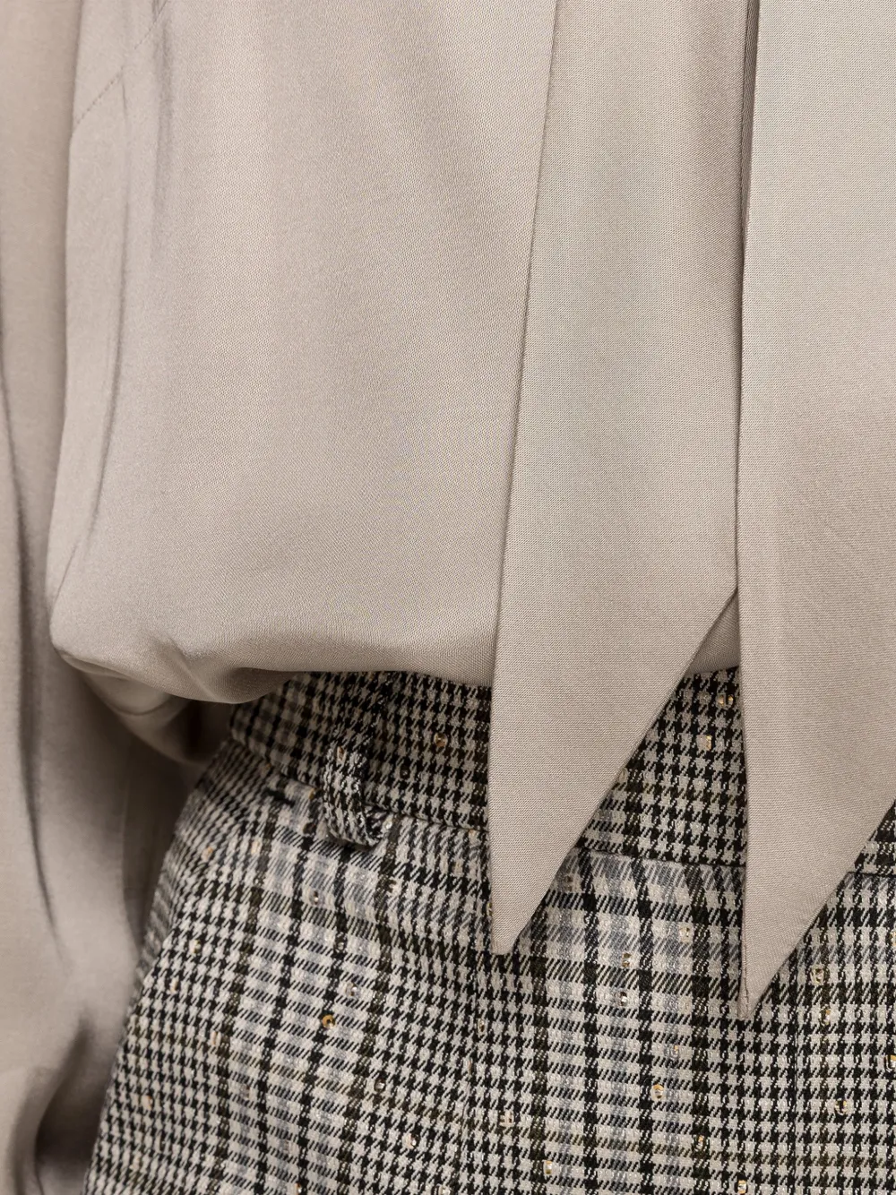 NISSA Viscose blouse met strikdetail Beige