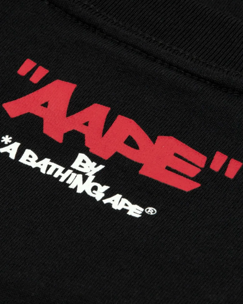 AAPE BY *A BATHING APE AAPENOW T-SHIRT MET GRAFISCHE PRINT Zwart