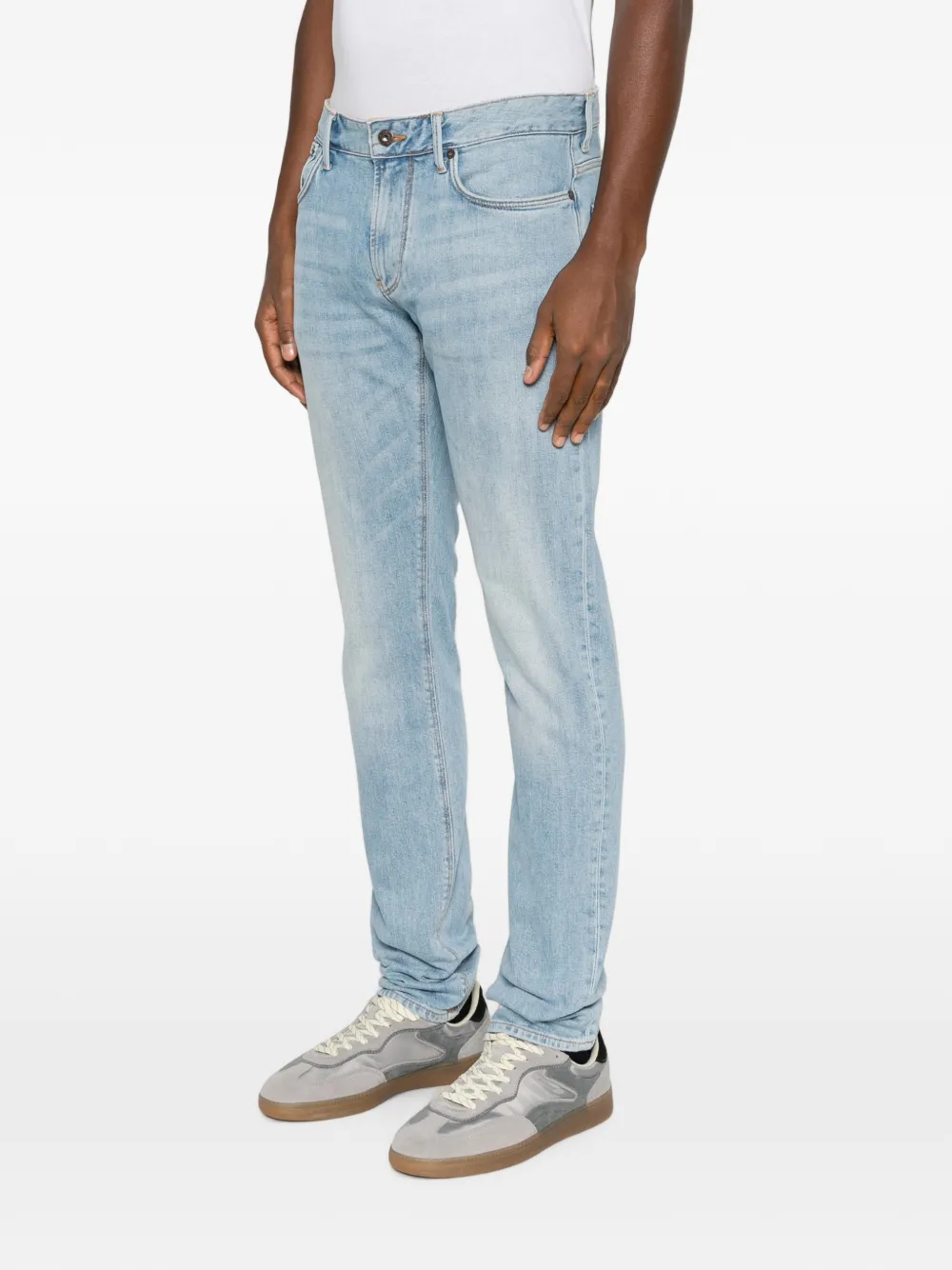 Emporio Armani Slim-fit jeans met logoplakkaat Blauw