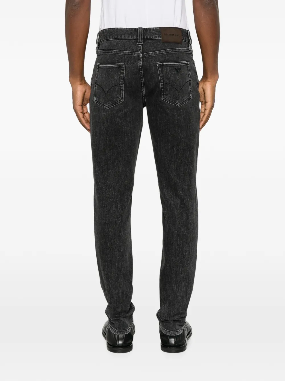 Emporio Armani Straight jeans met logoplakkaat Zwart