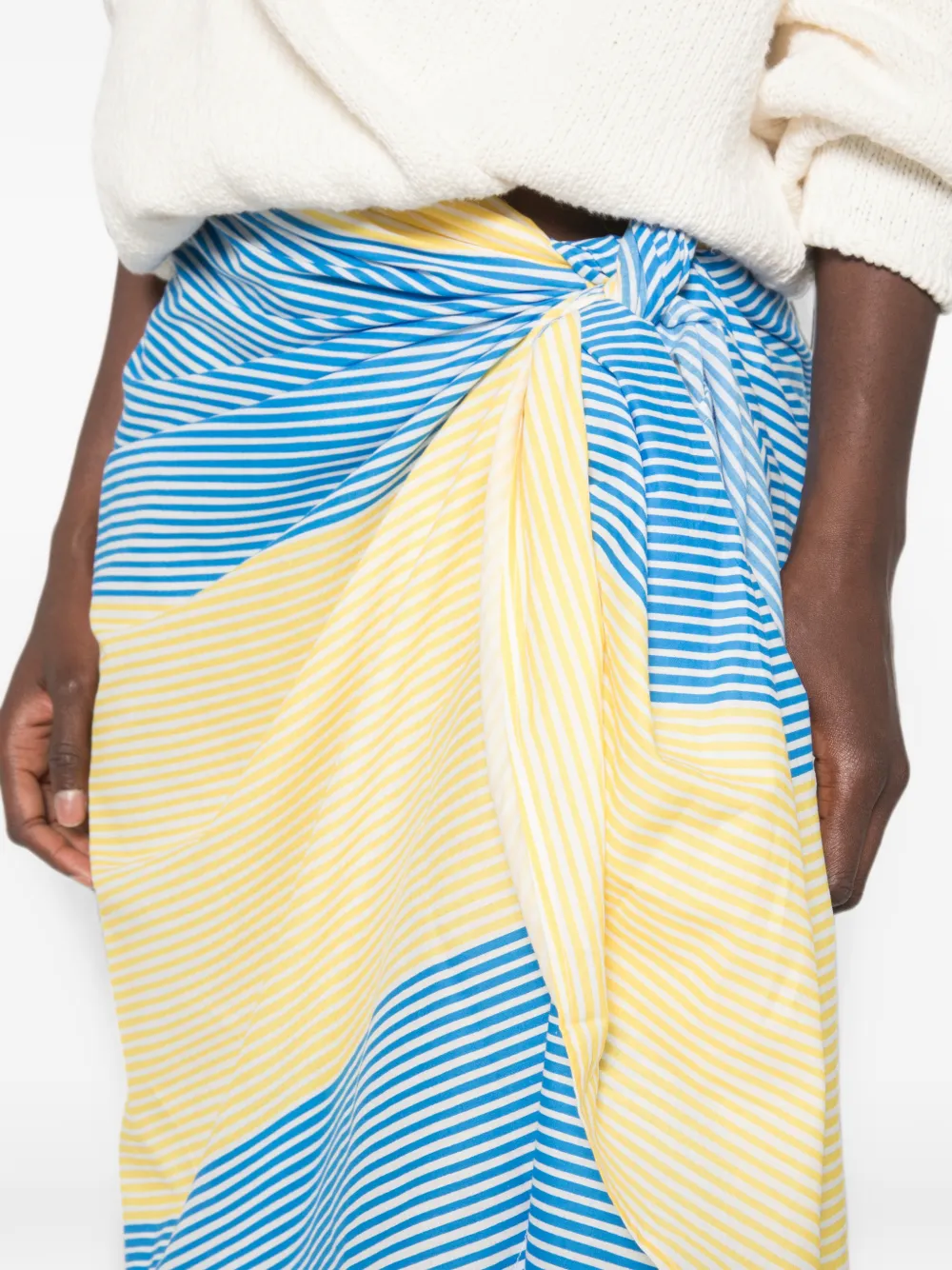 The Frankie Shop Thira gestreepte wikkelrok Blauw