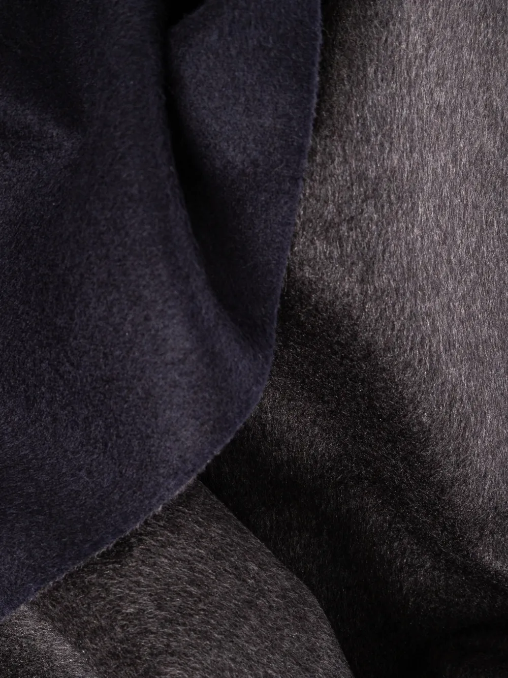 Giorgio Armani Sjaal met geborduurd logo Blauw