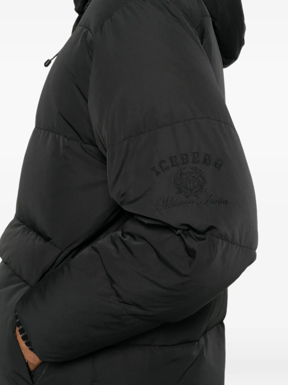 Iceberg Donsjack met capuchon Zwart