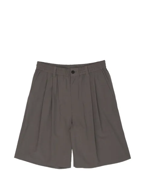 Yoke pleated wool shorts