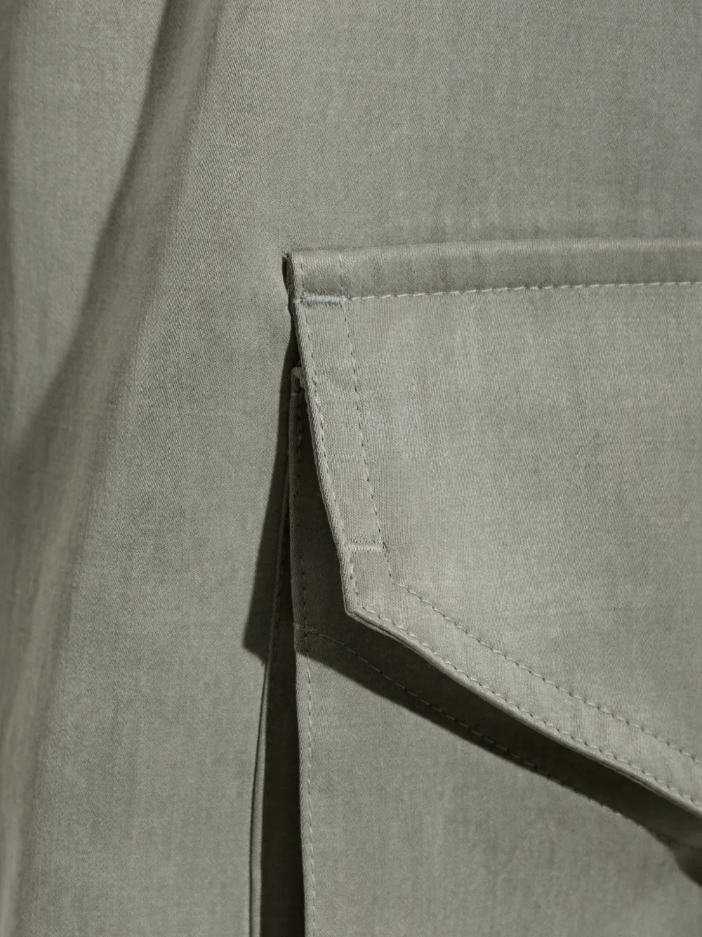 Giorgio Armani Geplooide cargo shorts Grijs