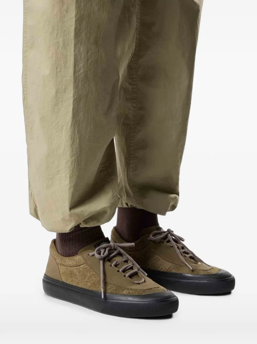 Stone Island S100020 suede low-top trainers with Compass logo patch Groen