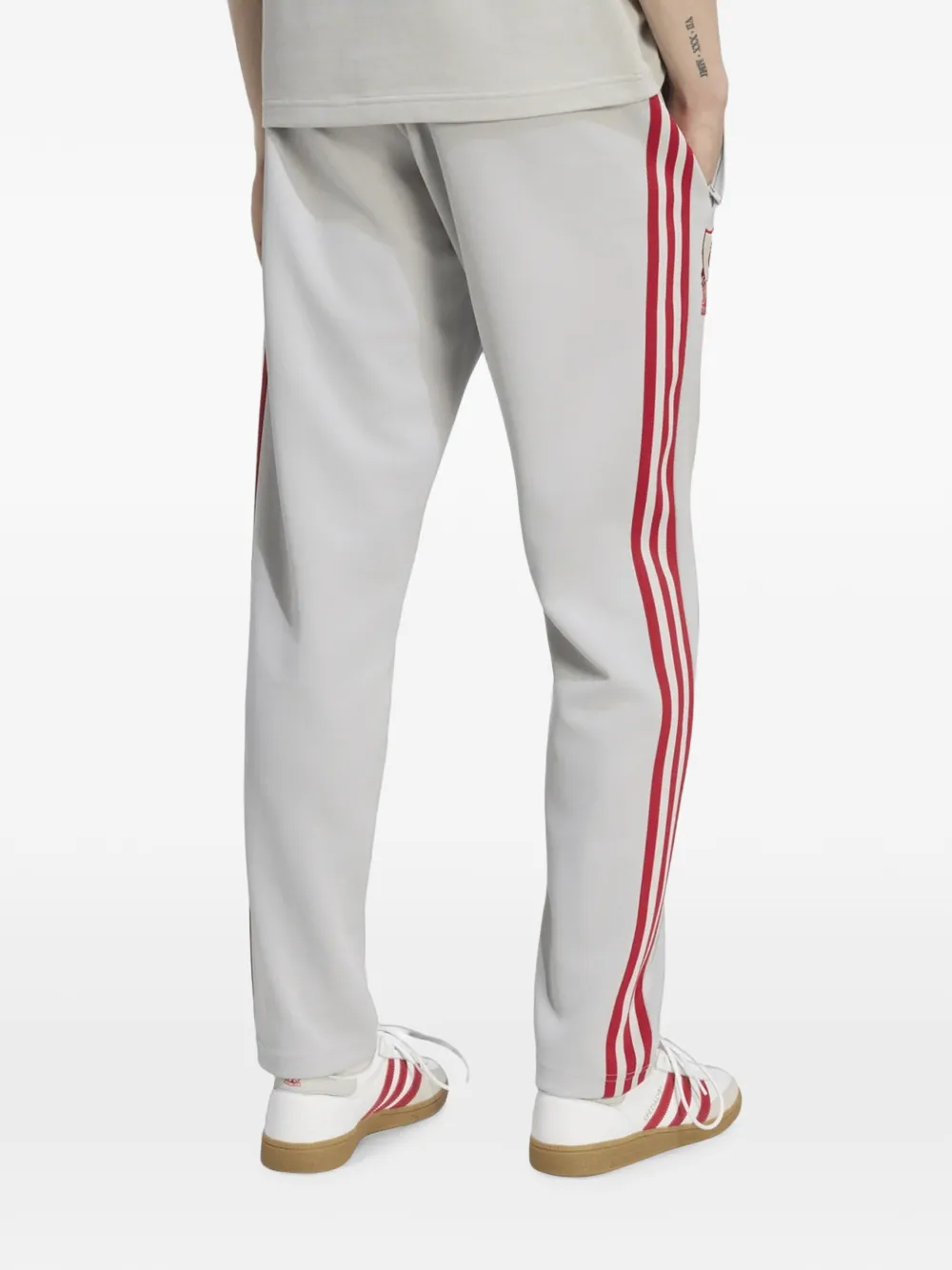 adidas x Liverpool FC trainingsbroek met geborduurd logo en zijstreep Grijs