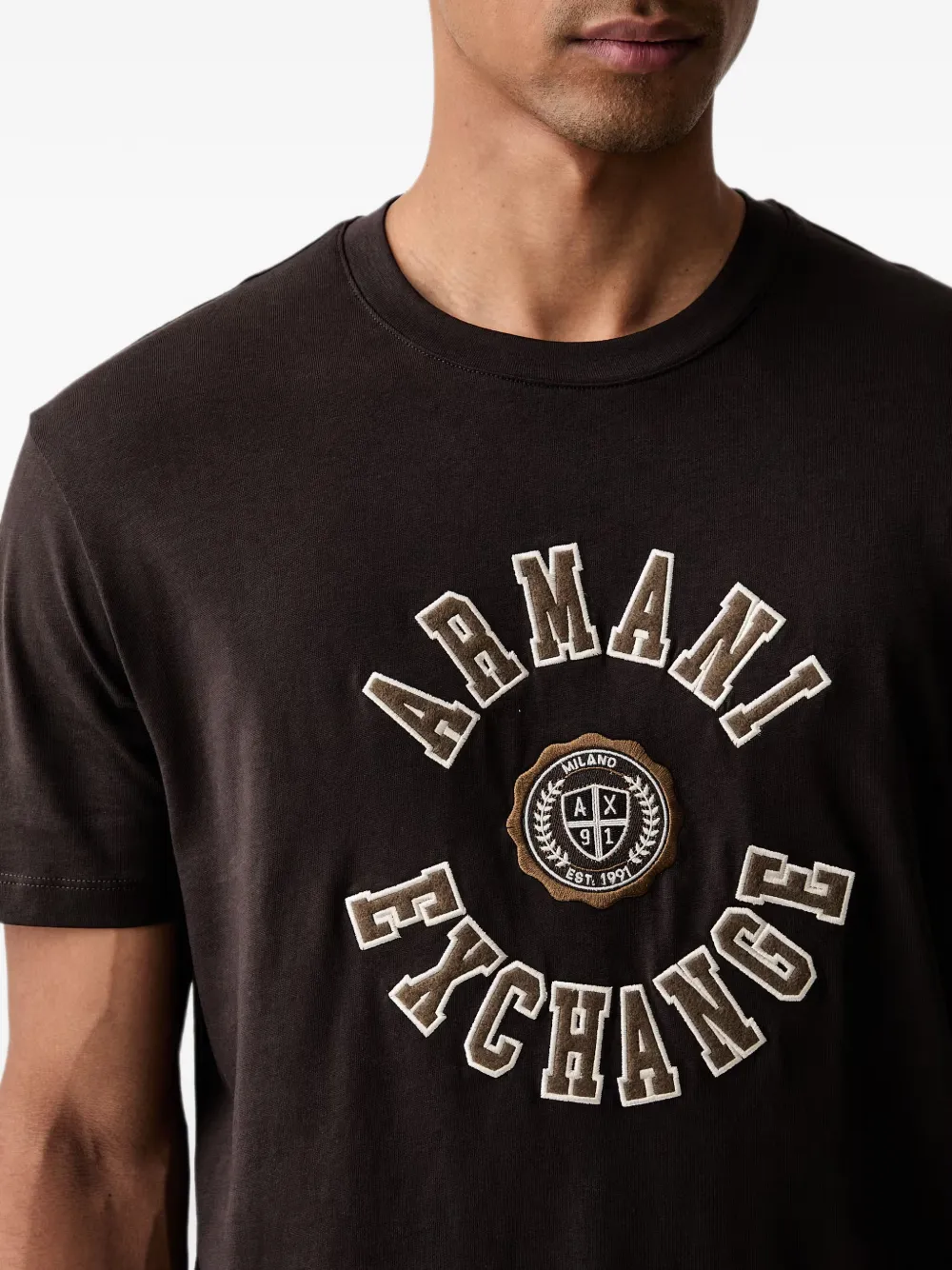 Armani Exchange T-shirt met logopatch Bruin