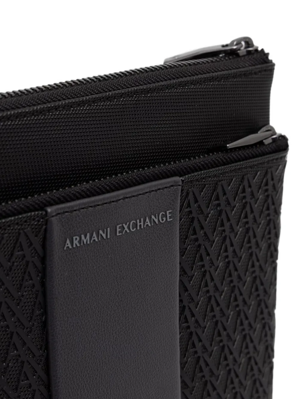 Armani Exchange Messengertas met monogram-patroon en logo-patch Zwart
