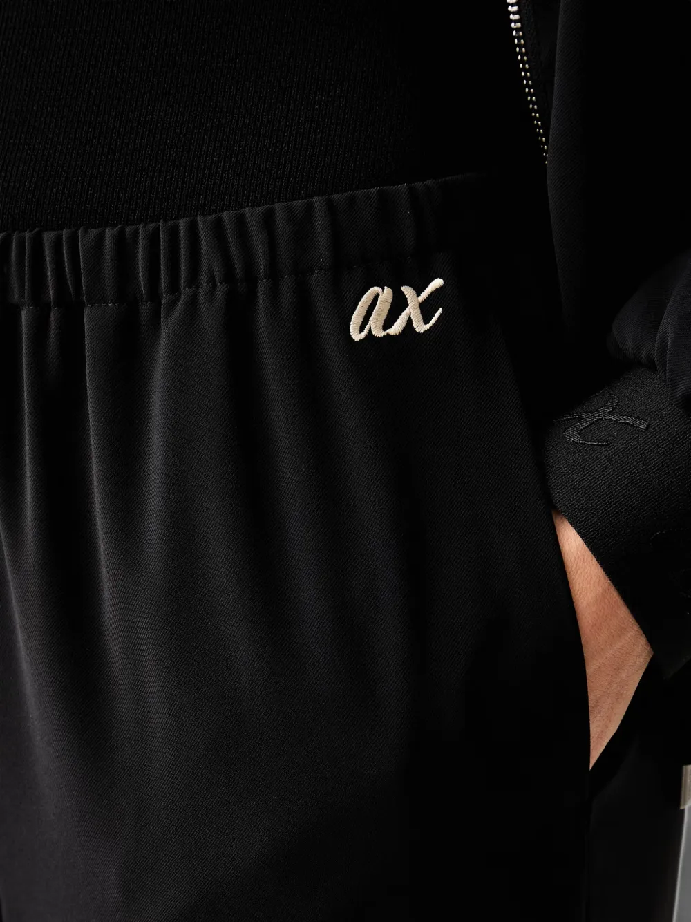 Armani Exchange Trainingsbroek met elastische taille en geborduurd logo Zwart