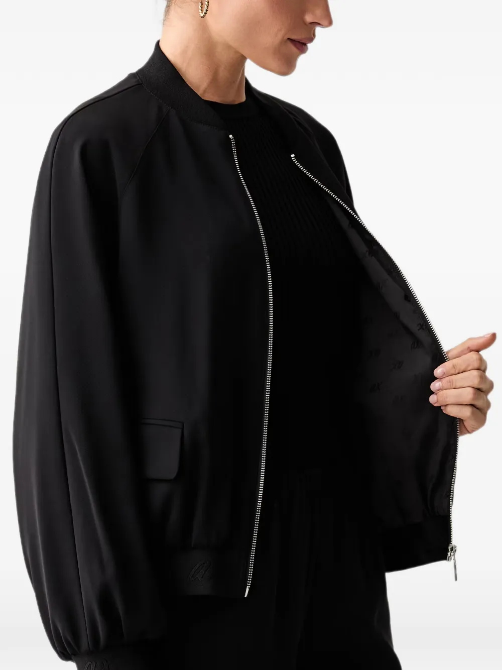 Armani Exchange Bomberjack met geborduurd logo Zwart