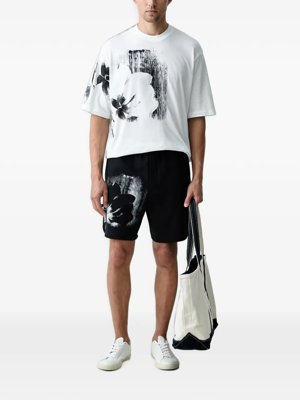 Armani Exchange Shorts met bloemenprint Zwart