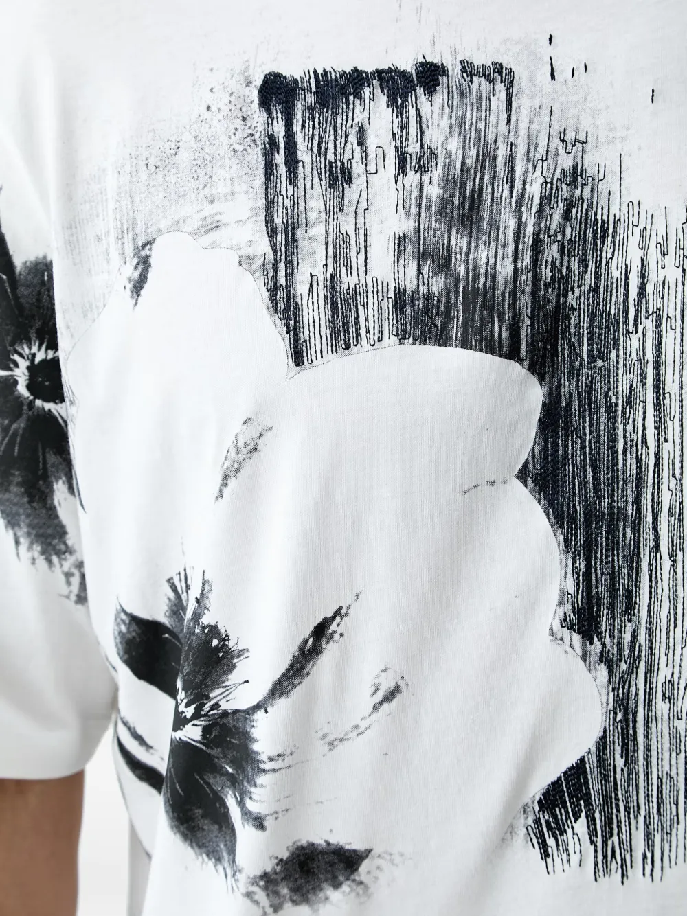 Armani Exchange T-shirt met bloemenprint Wit