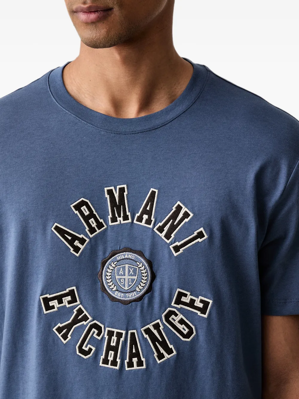 Armani Exchange Katoenen T-shirt met logopatch Blauw