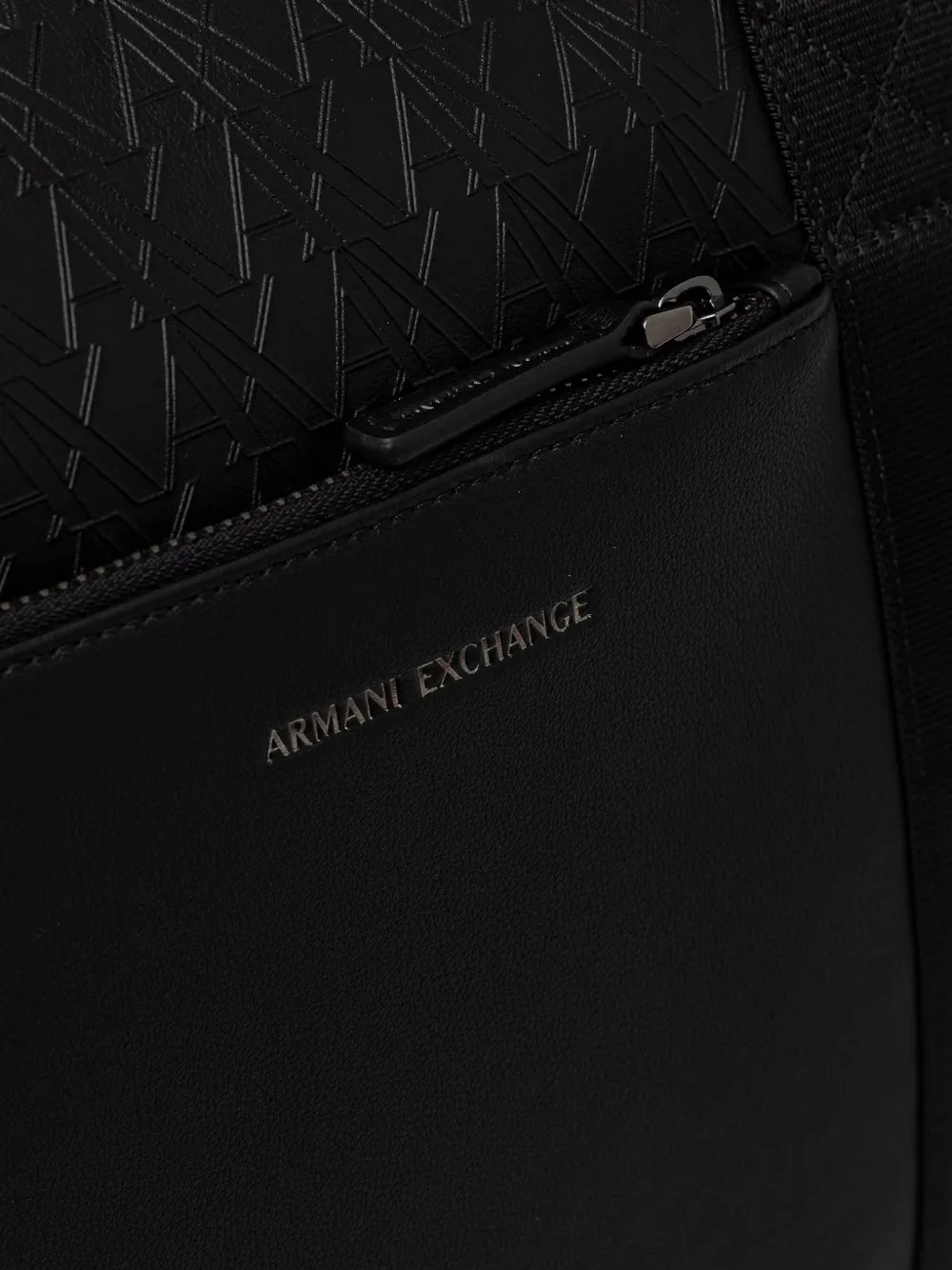 Armani Exchange Reistas met logo-reliëf Zwart