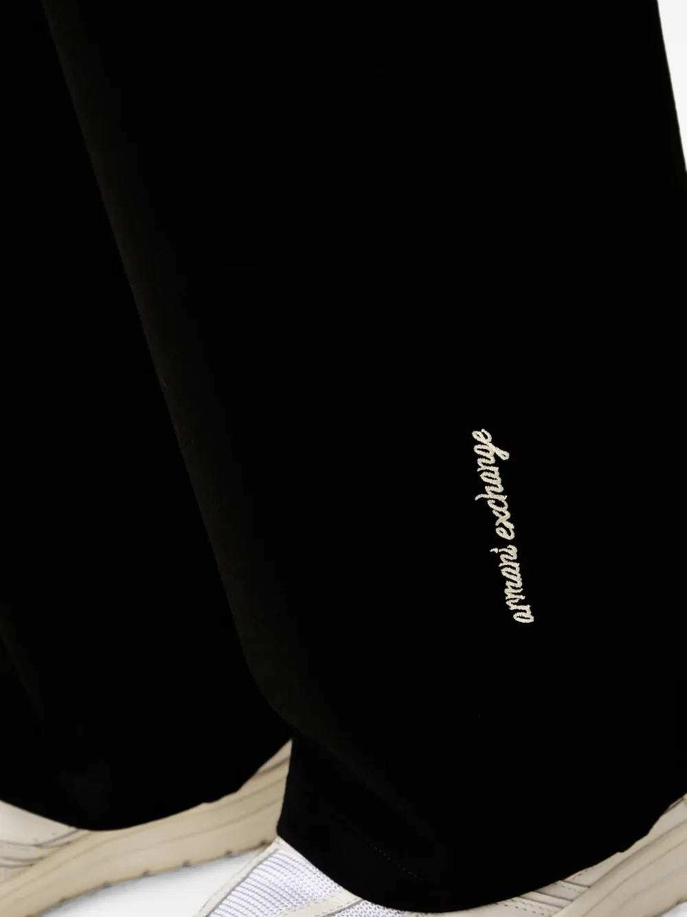 Armani Exchange Trainingsbroek met geborduurd logo Zwart