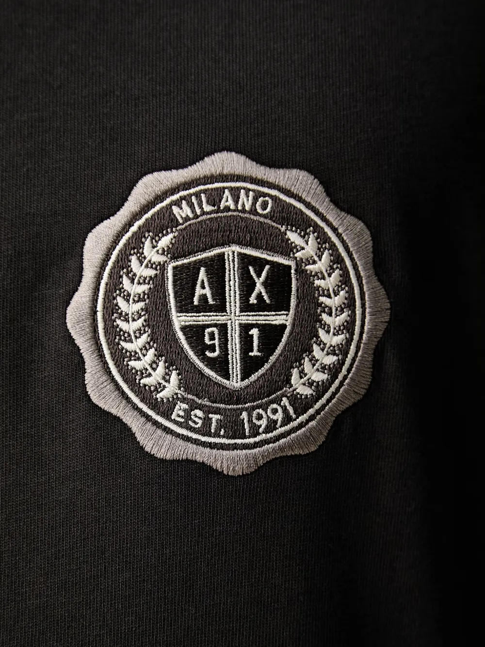 Armani Exchange T-shirt met logodetail Grijs