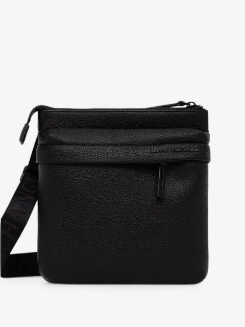 Armani Exchange cangurera con placa del logo