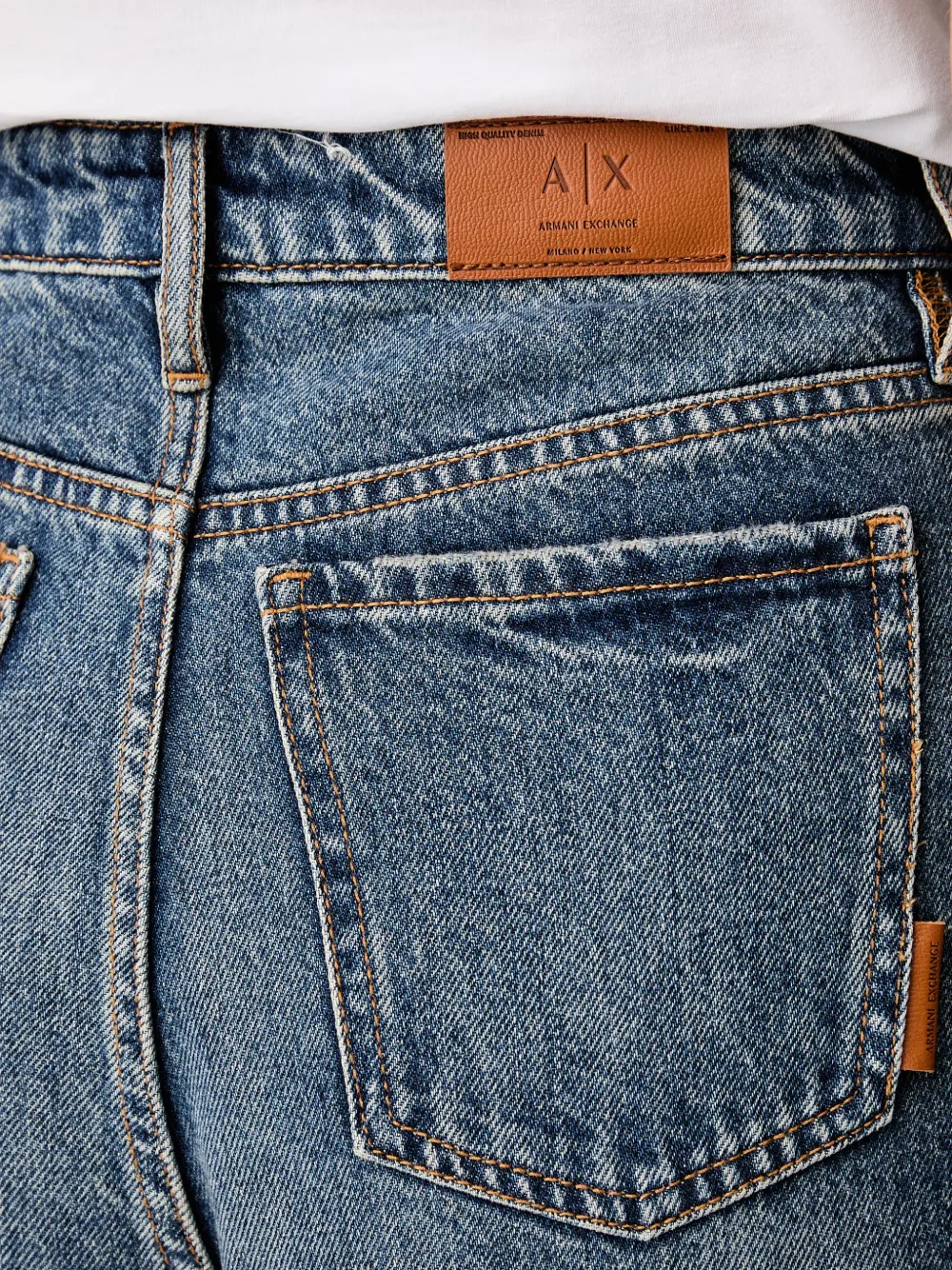 Armani Exchange Straight jeans met vervaagd effect Blauw