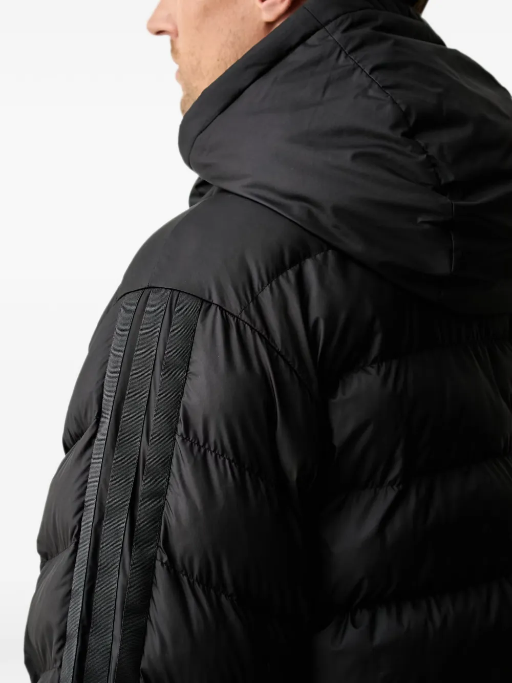 adidas logo-print padded jacket Zwart