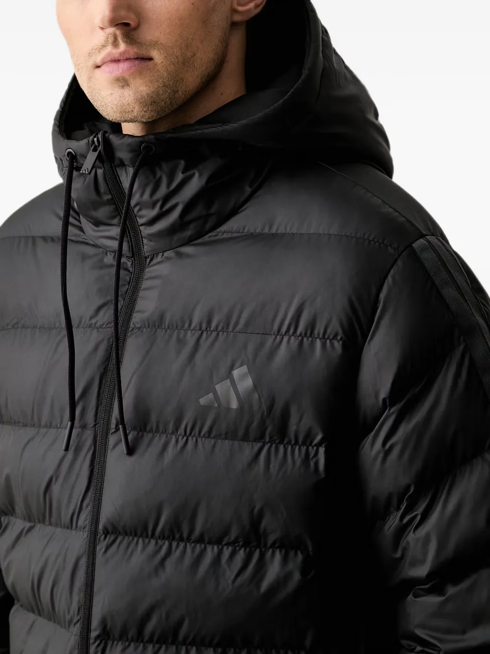 adidas logo-print padded jacket Zwart