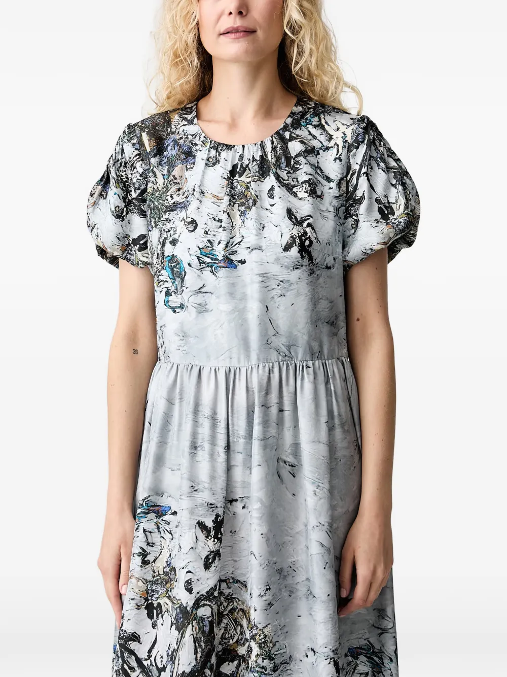 MUNTHE Jurk met abstracte print en pofmouwen Grijs