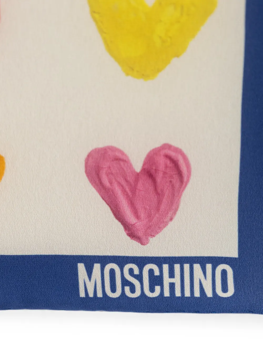 Moschino Zijden sjaal met hartprint en logo-detail Beige