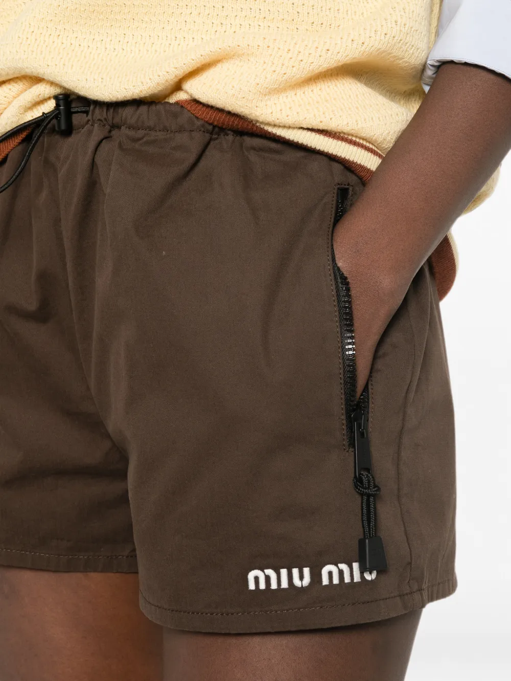 Miu Gabardine shorts met wassing Bruin