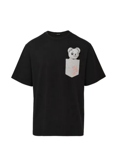 We11done camiseta con motivo de oso y bolsillo en el pecho