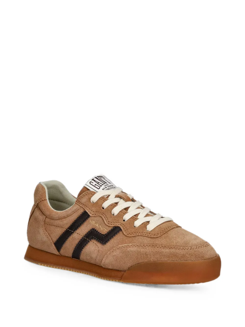 Gant Beylana suède sneakers met logo-patch Bruin