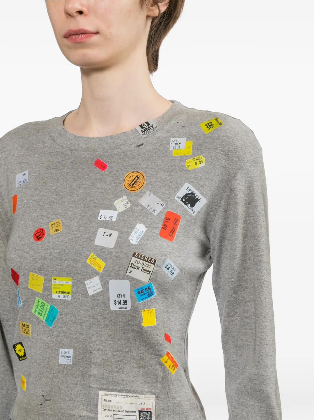 Maison MIHARA YASUHIRO Cropped T-shirt met prijskaartje en print Grijs