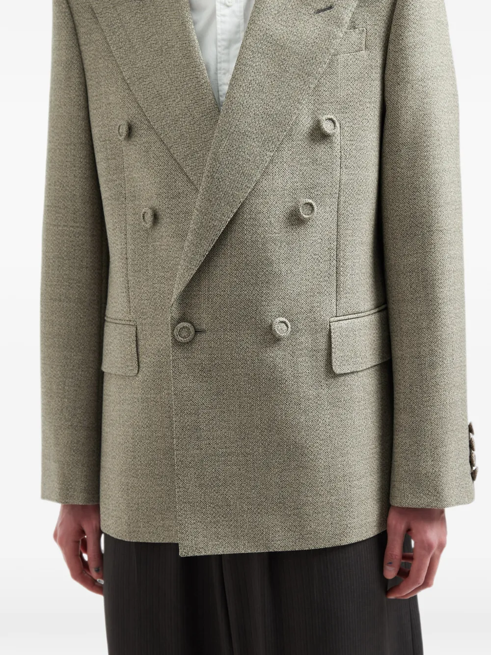 Valentino Garavani Jack met dubbele rij knopen Beige