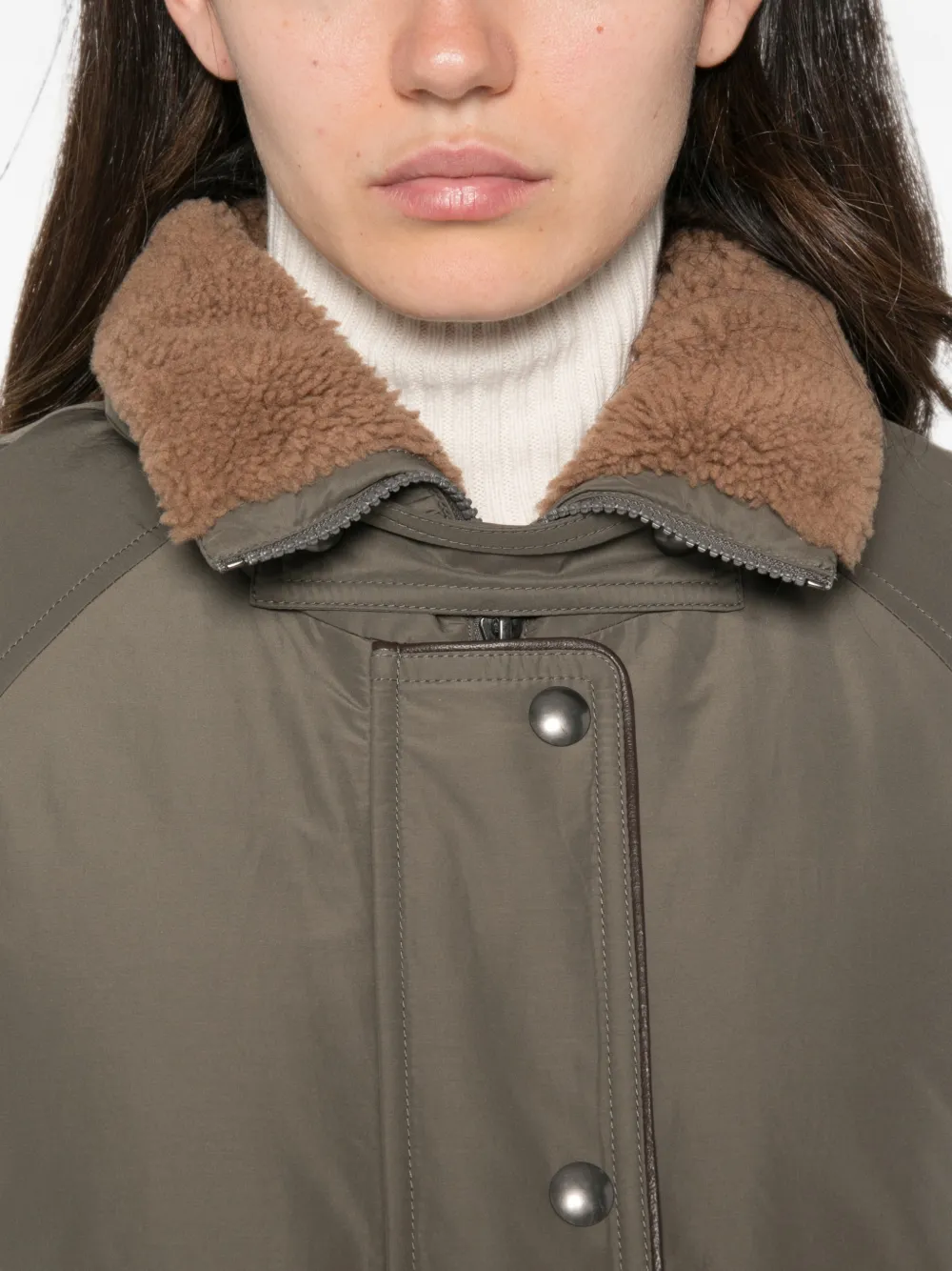 Brunello Cucinelli Jack met lammy kraag en drukknopen Groen