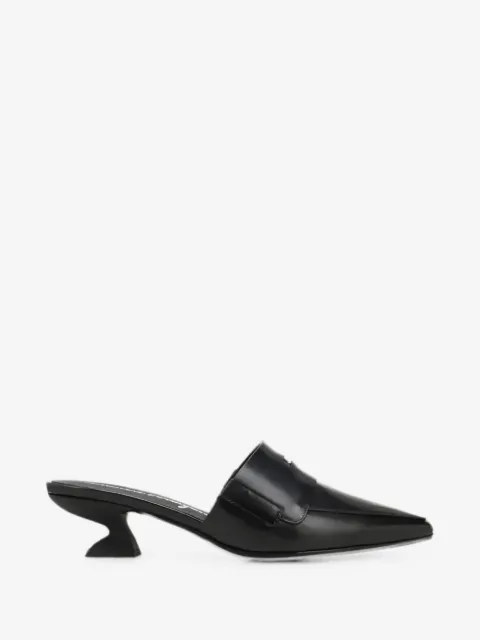 pointed-toe sculpted mules