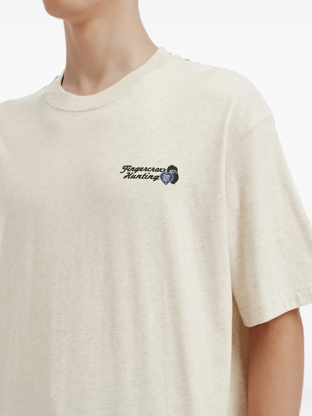 FINGERCROXX T-shirt met print Beige