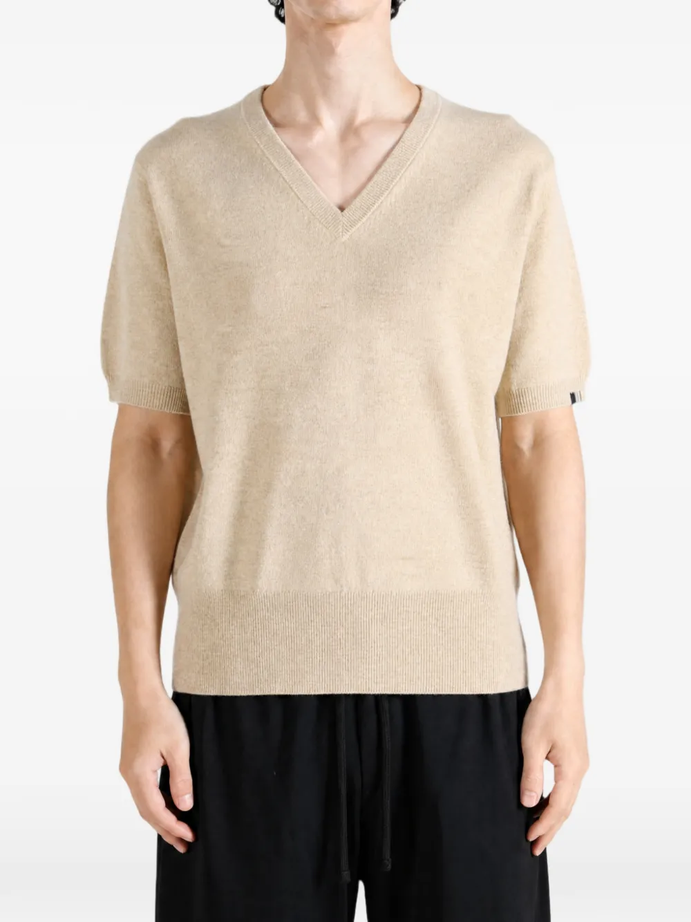 extreme cashmere N°490 Martina trui met korte mouwen en V-hals Beige