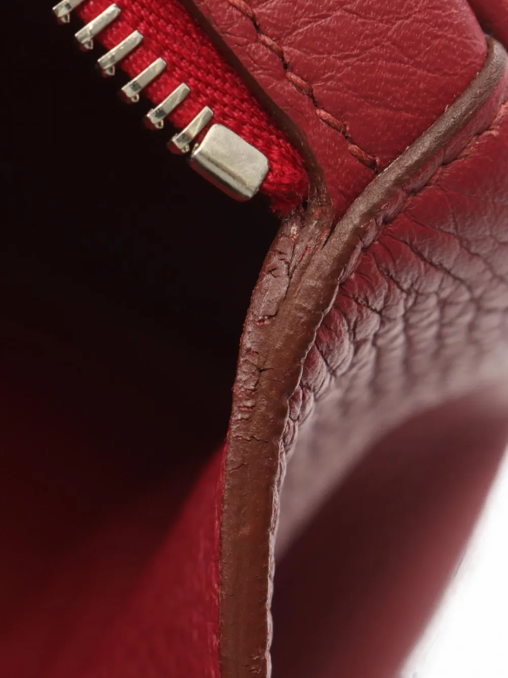 Hermès Pre-owned 2015 Lindy 30 Shoulder Bag in Red, view 5