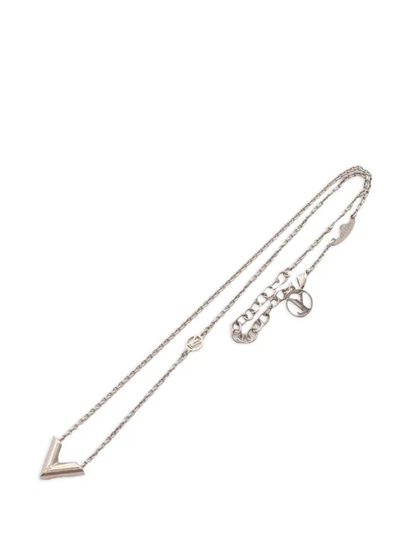 Louis Vuitton Pre-owned Essential V Necklace in Silver