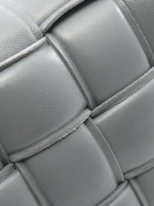 Bottega Veneta Pre-Owned 2010s パデッド カセット ショルダーバッグ 