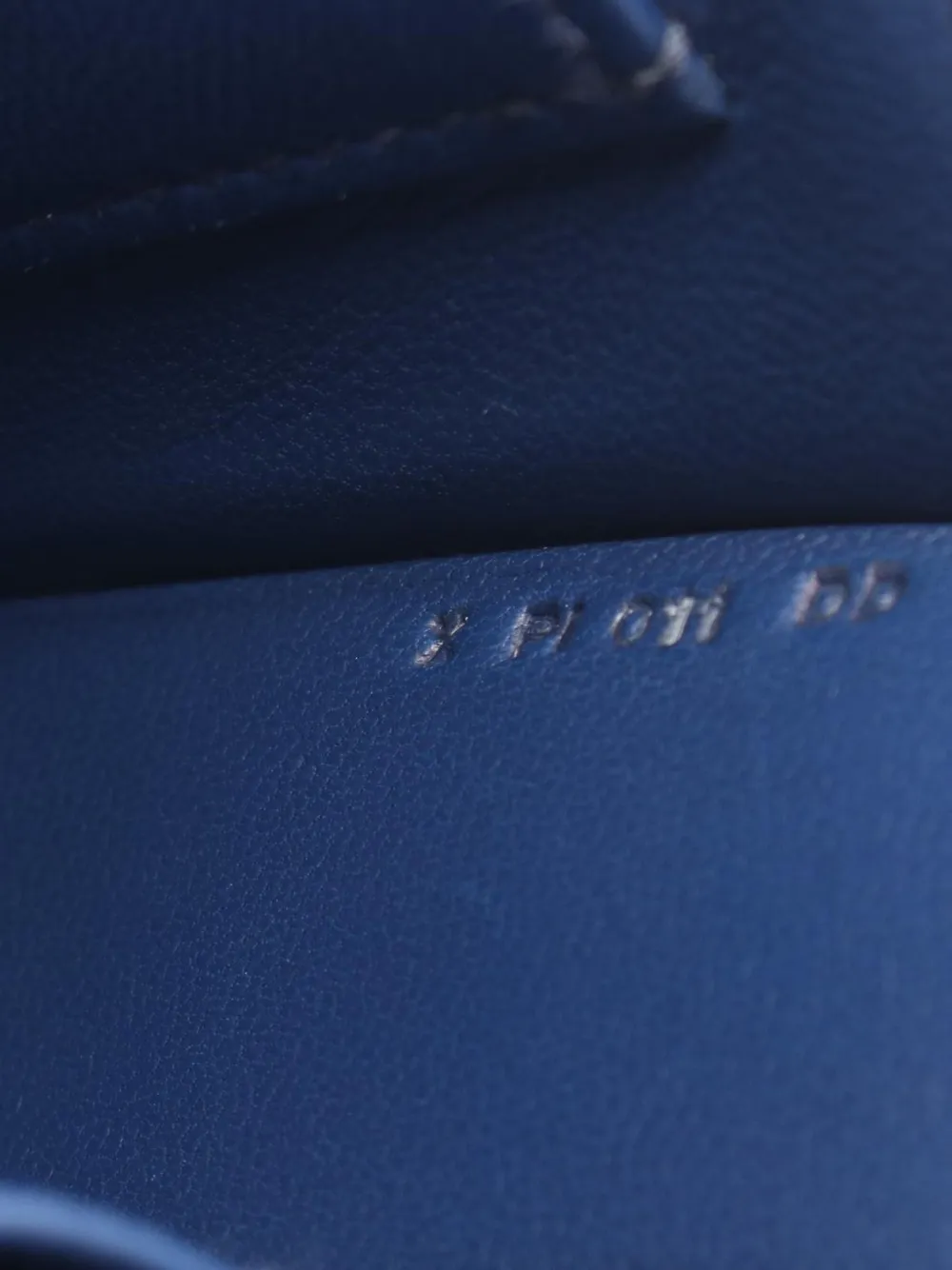 Hermès Pre-owned 2016 Cherche Midi Epsom Clutch Bag in Blue, view 4