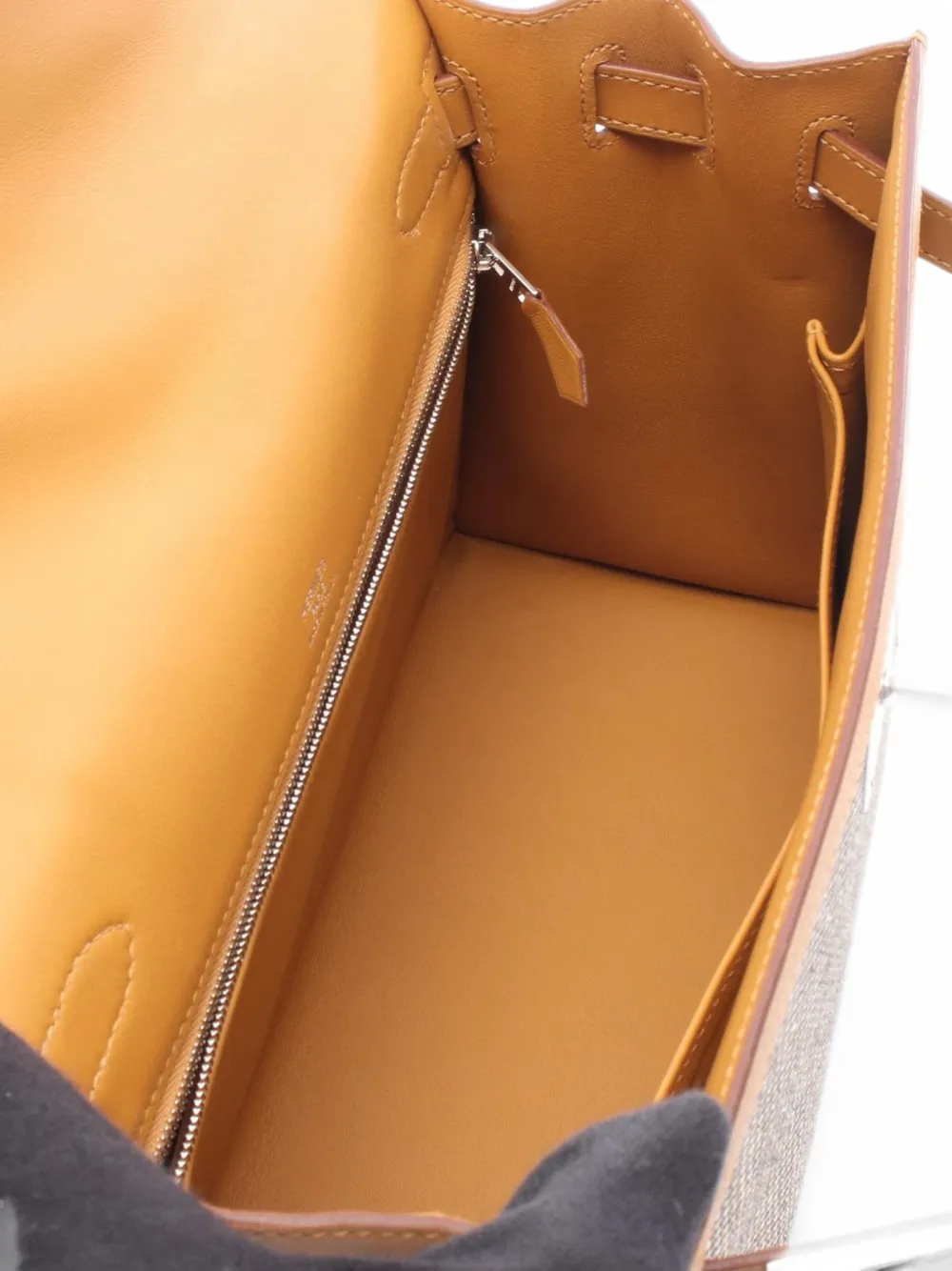 Hermès Pre-Owned 2021 Kelly 28 handtas Beige
